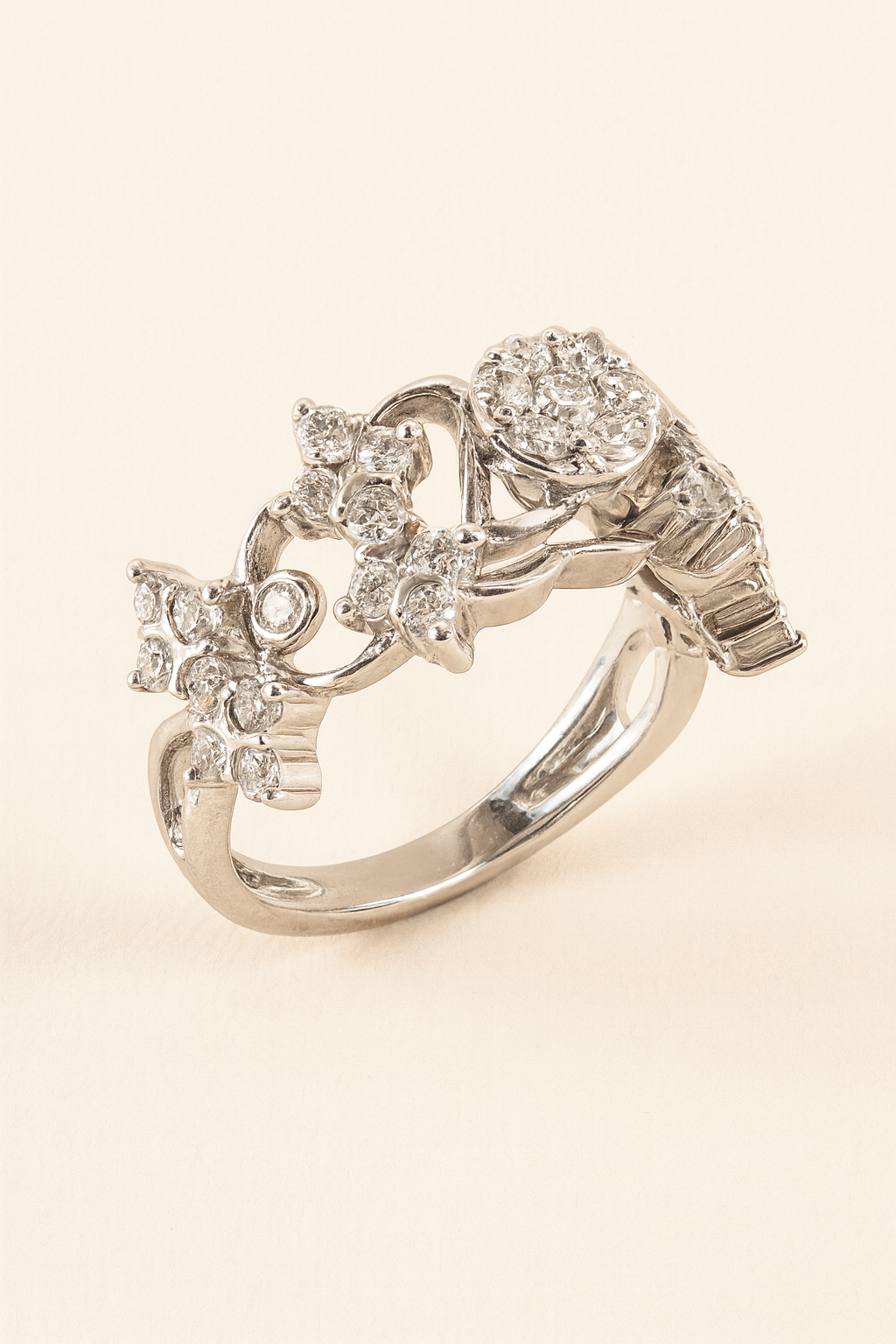 Crescendo Diamond Ring