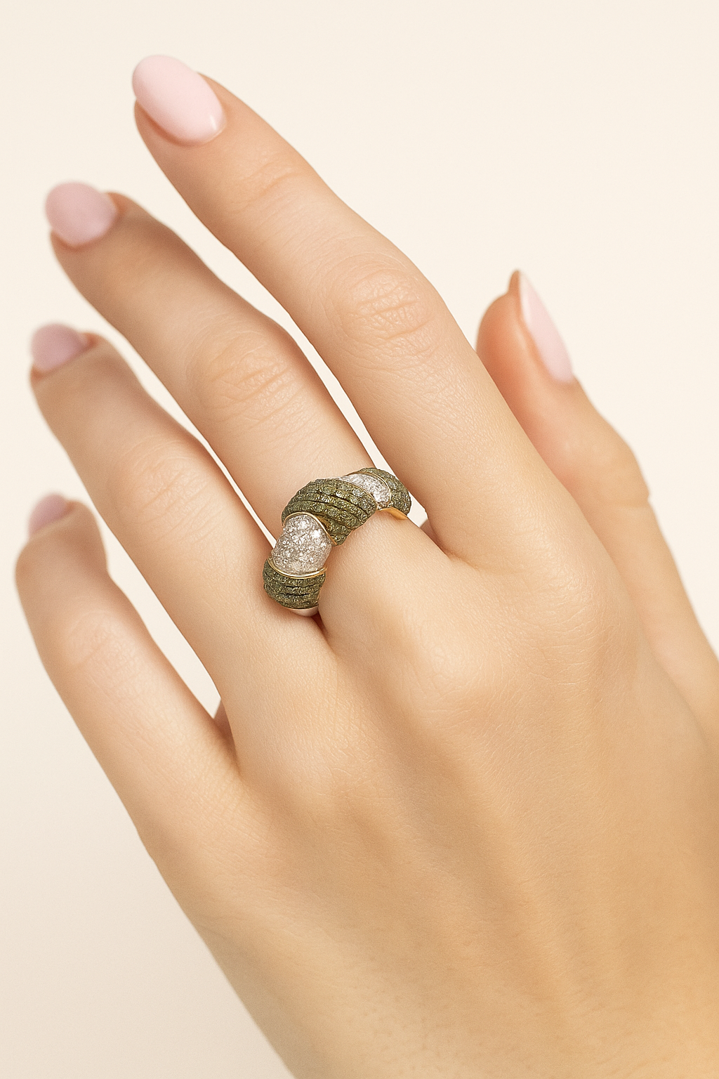 Sandra Knots Diamond Ring