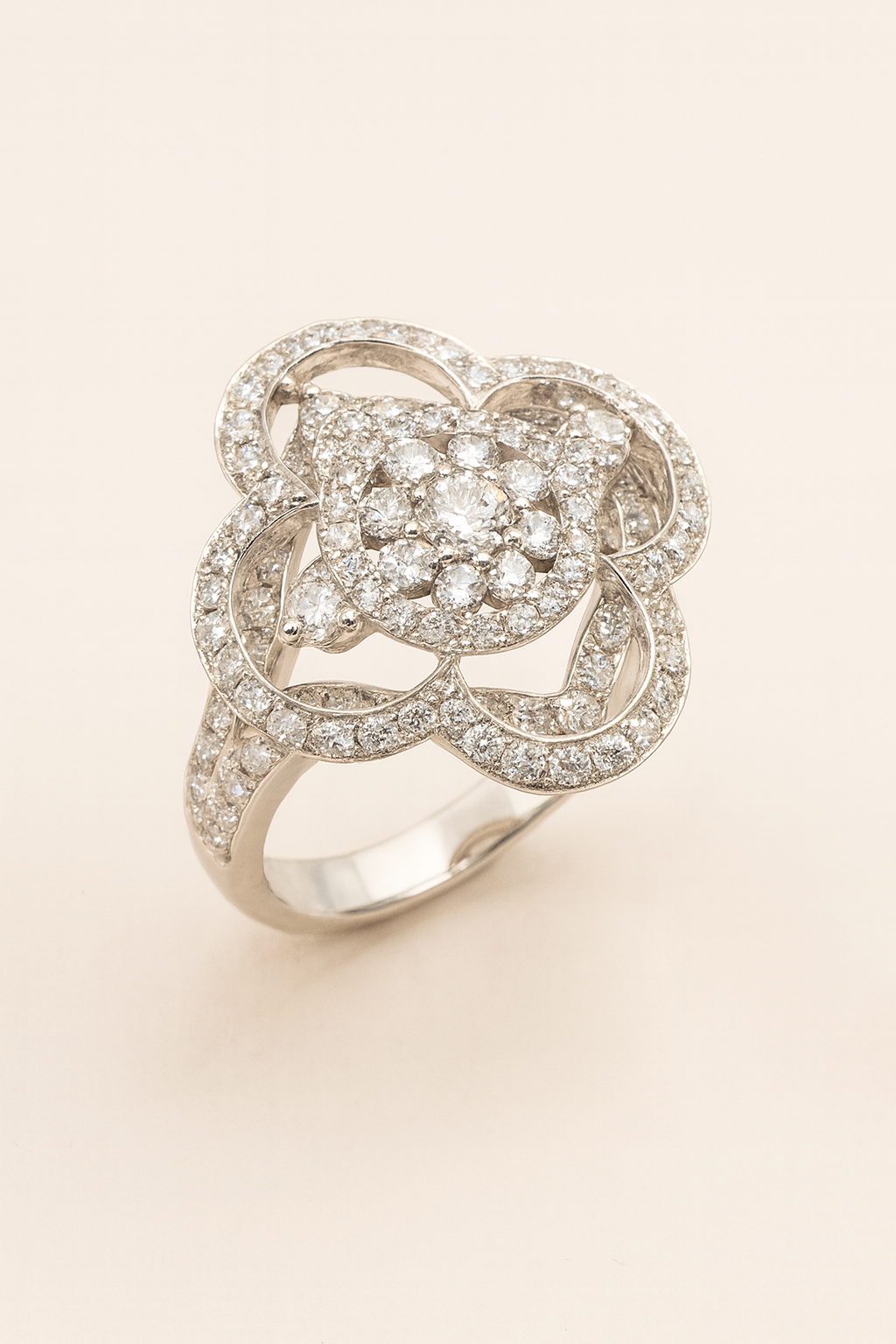 Fleur de Lumière Diamond Ring