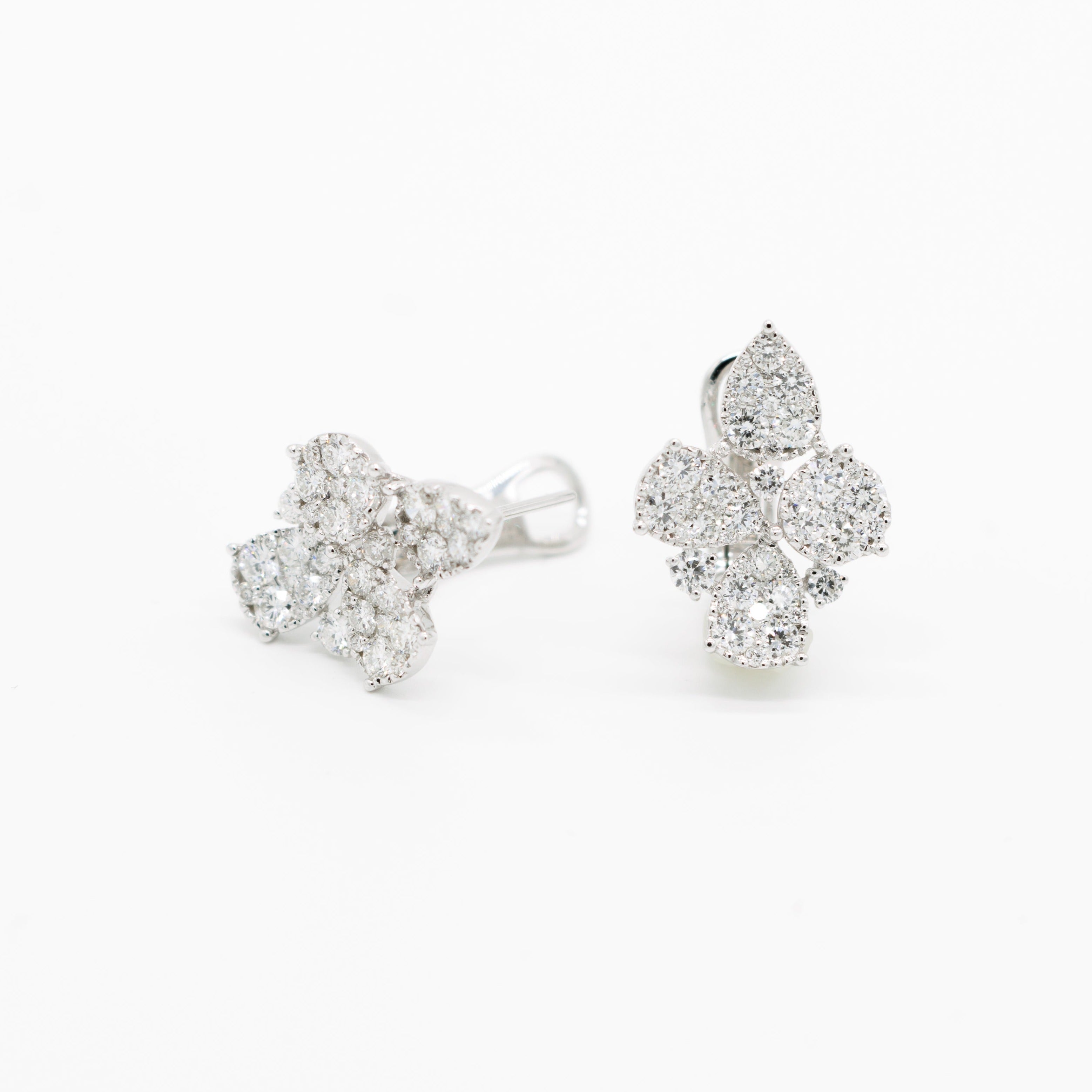 18K White Gold Diamond Earring